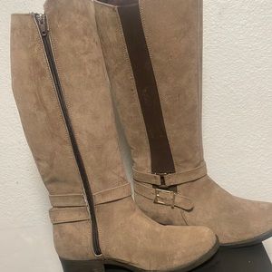 Women’s boots 8 1/2